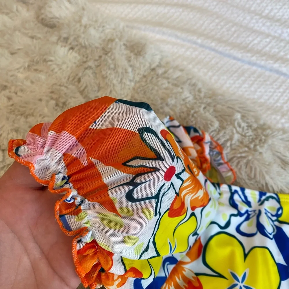 Swimsuit - Picture 4 of 5